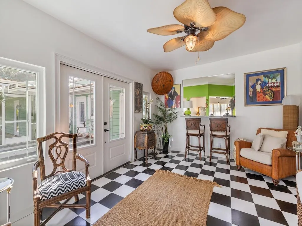 480 38th Court