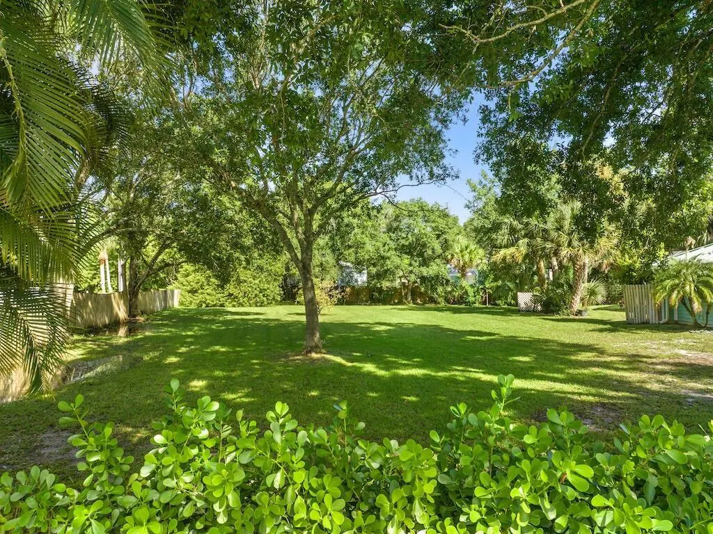 480 38th Court