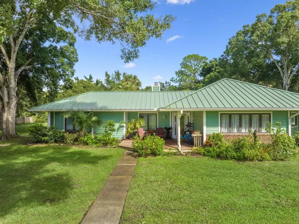 480 38th Court