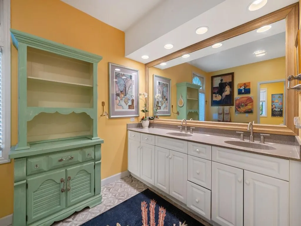 480 38th Court