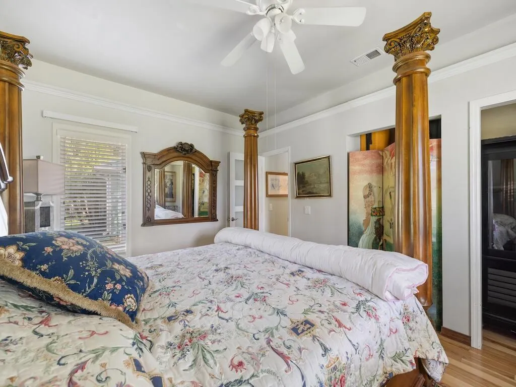 480 38th Court