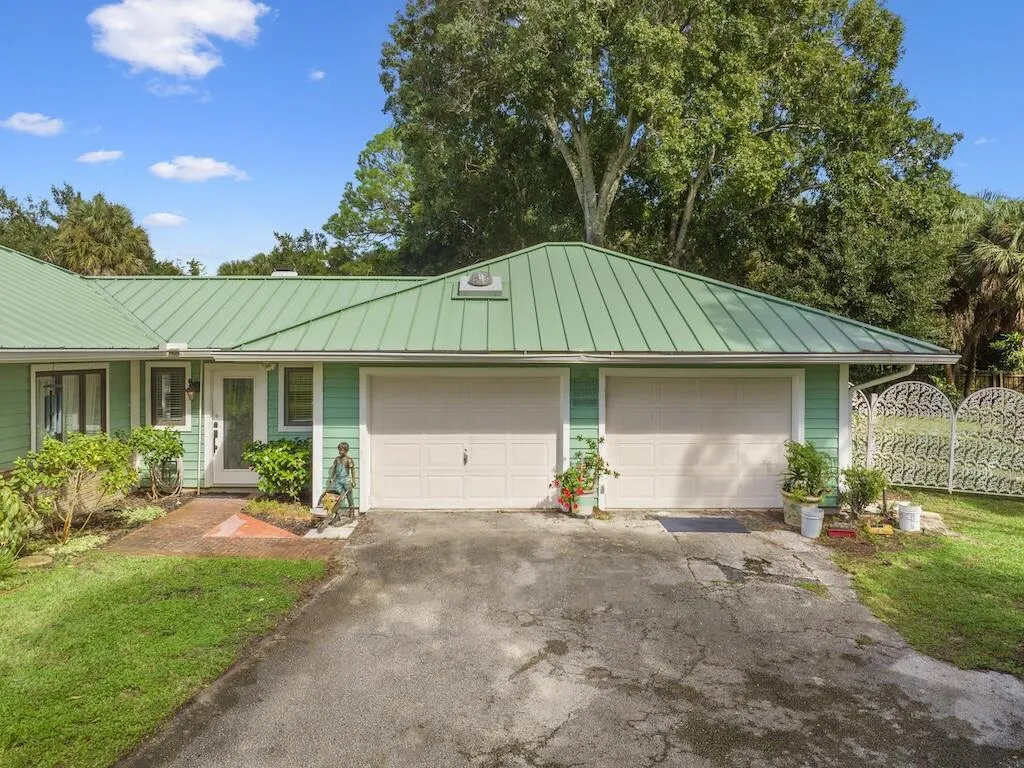480 38th Court