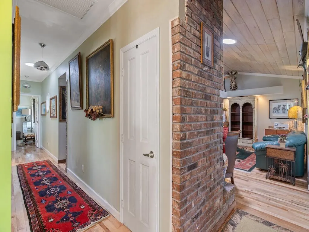 480 38th Court