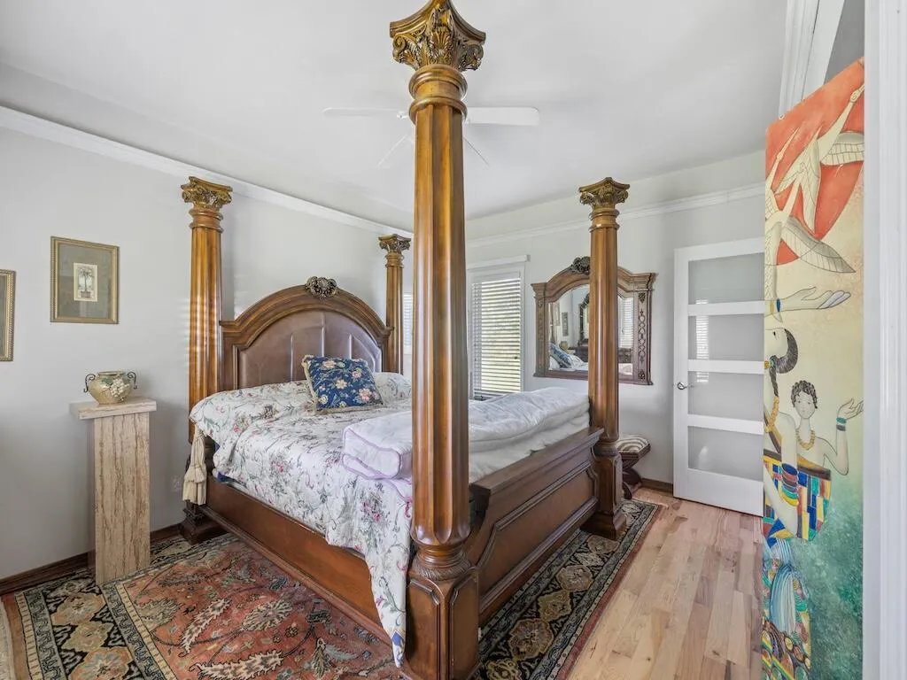 480 38th Court
