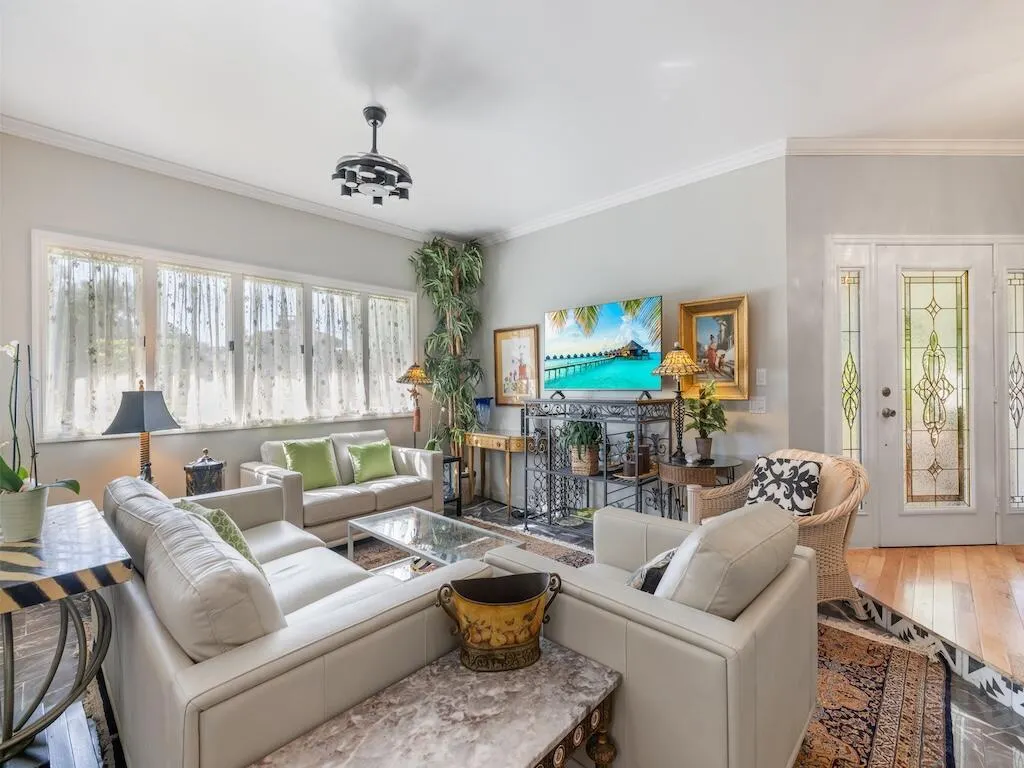 480 38th Court
