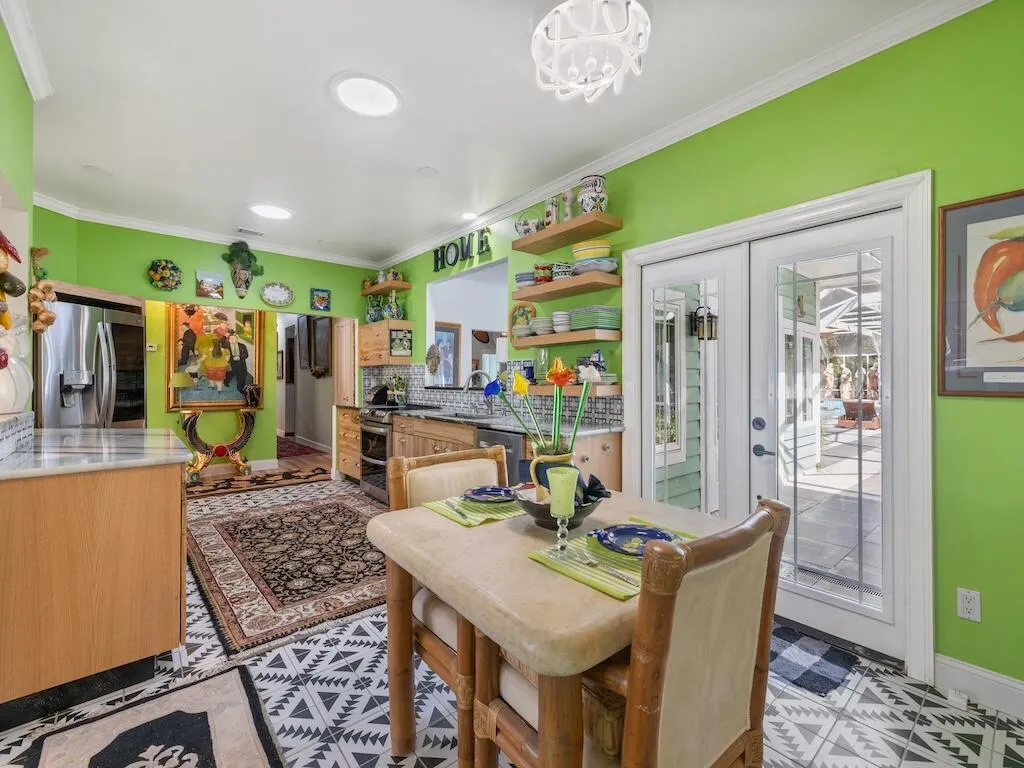 480 38th Court