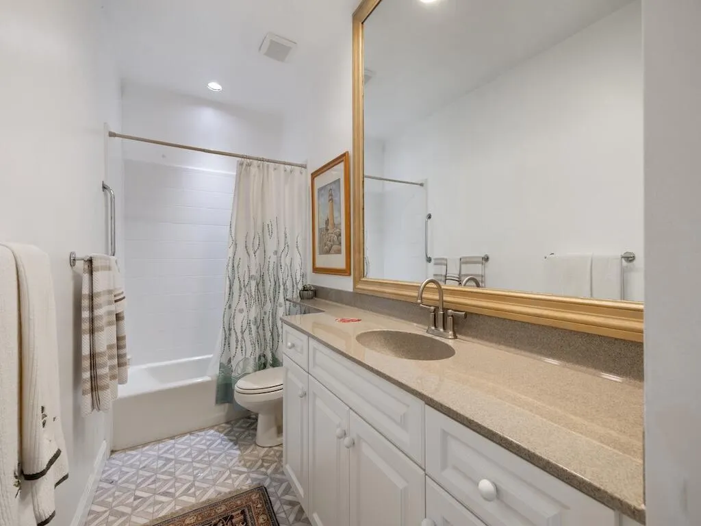 480 38th Court