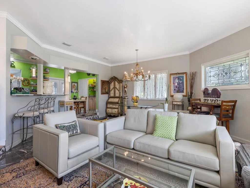 480 38th Court