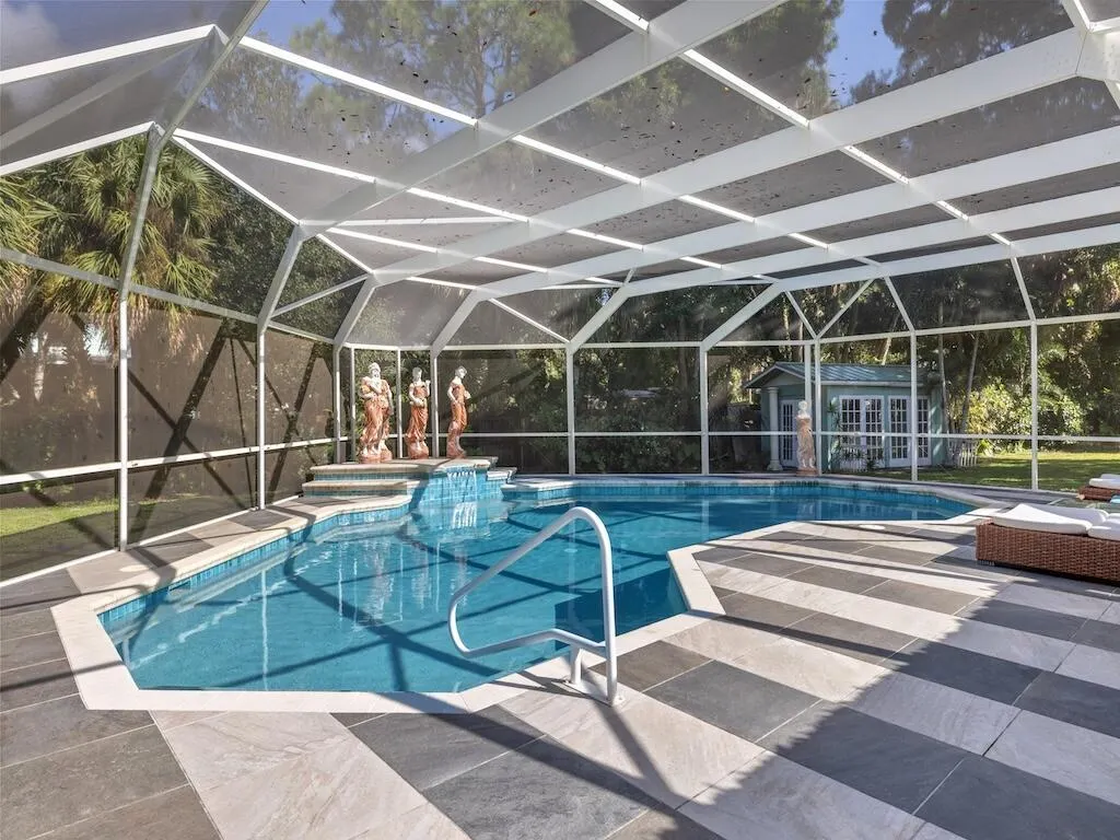 480 38th Court