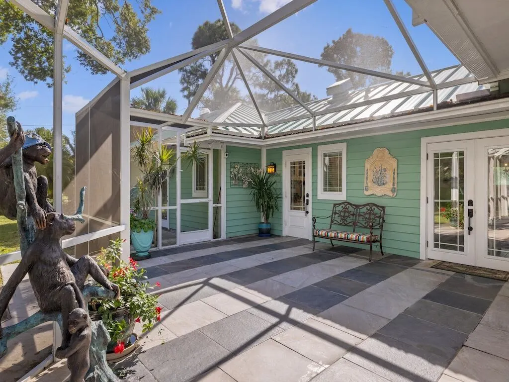 480 38th Court