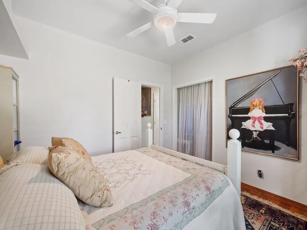 480 38th Court