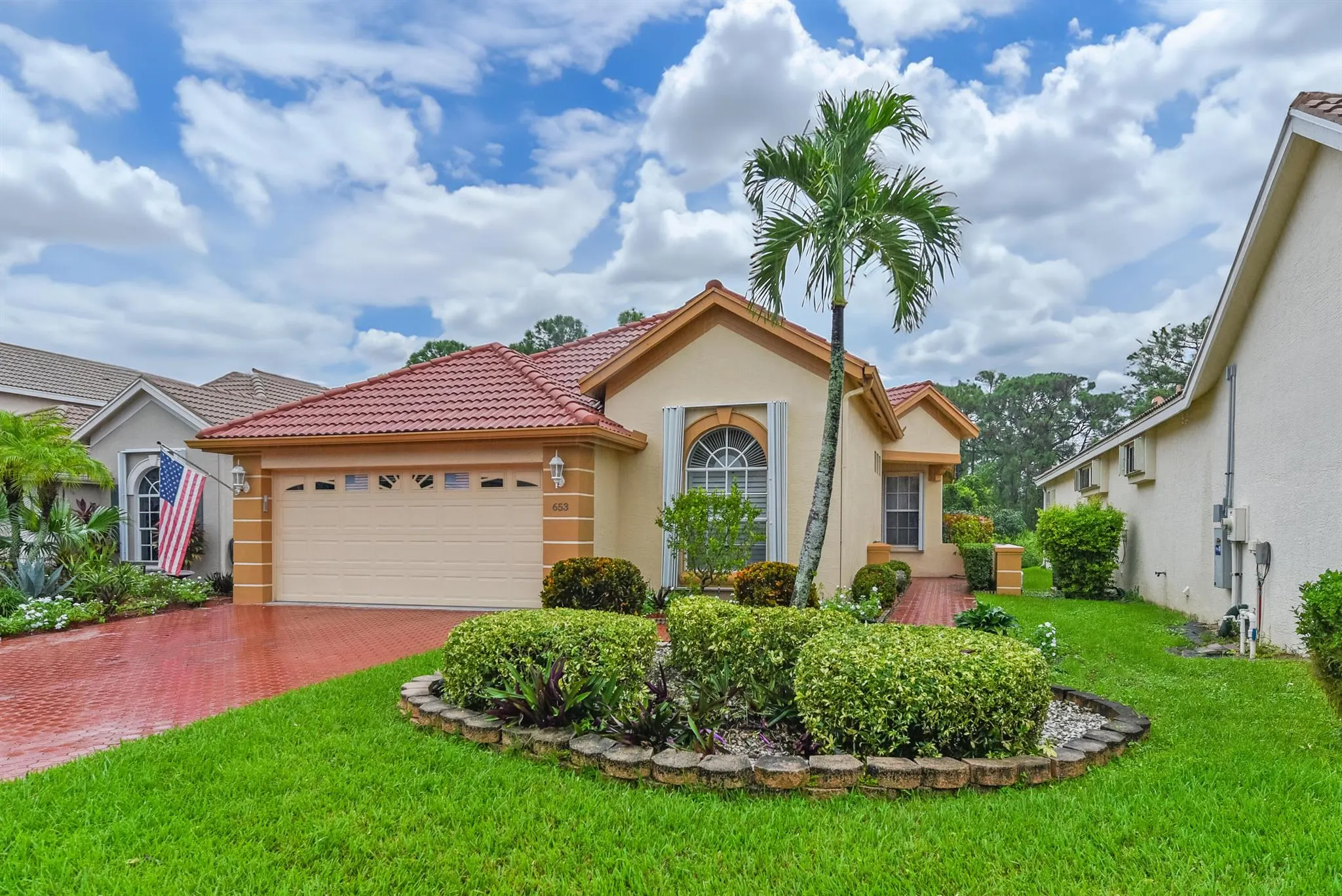 653 SW Munjack Cove