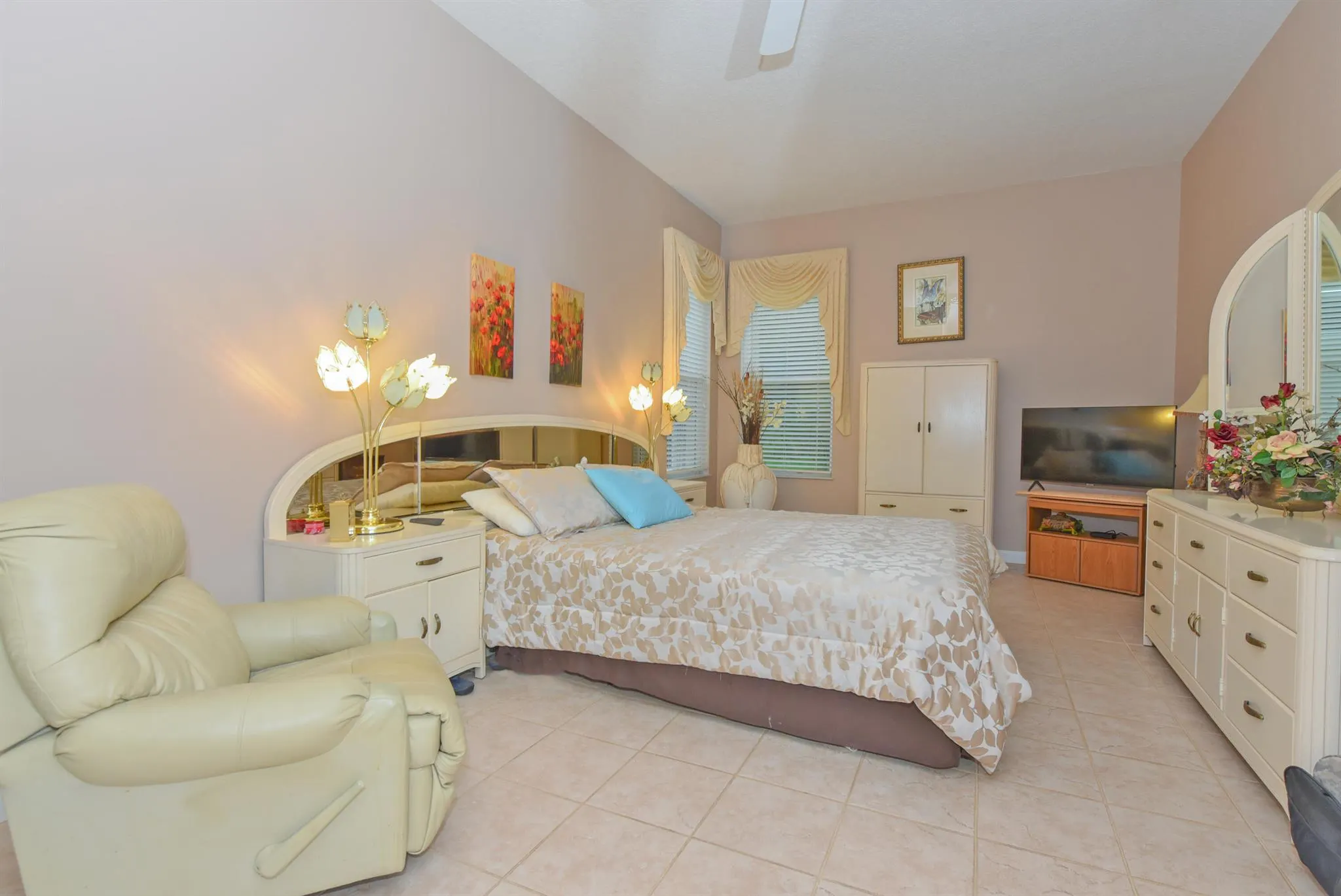 653 SW Munjack Cove