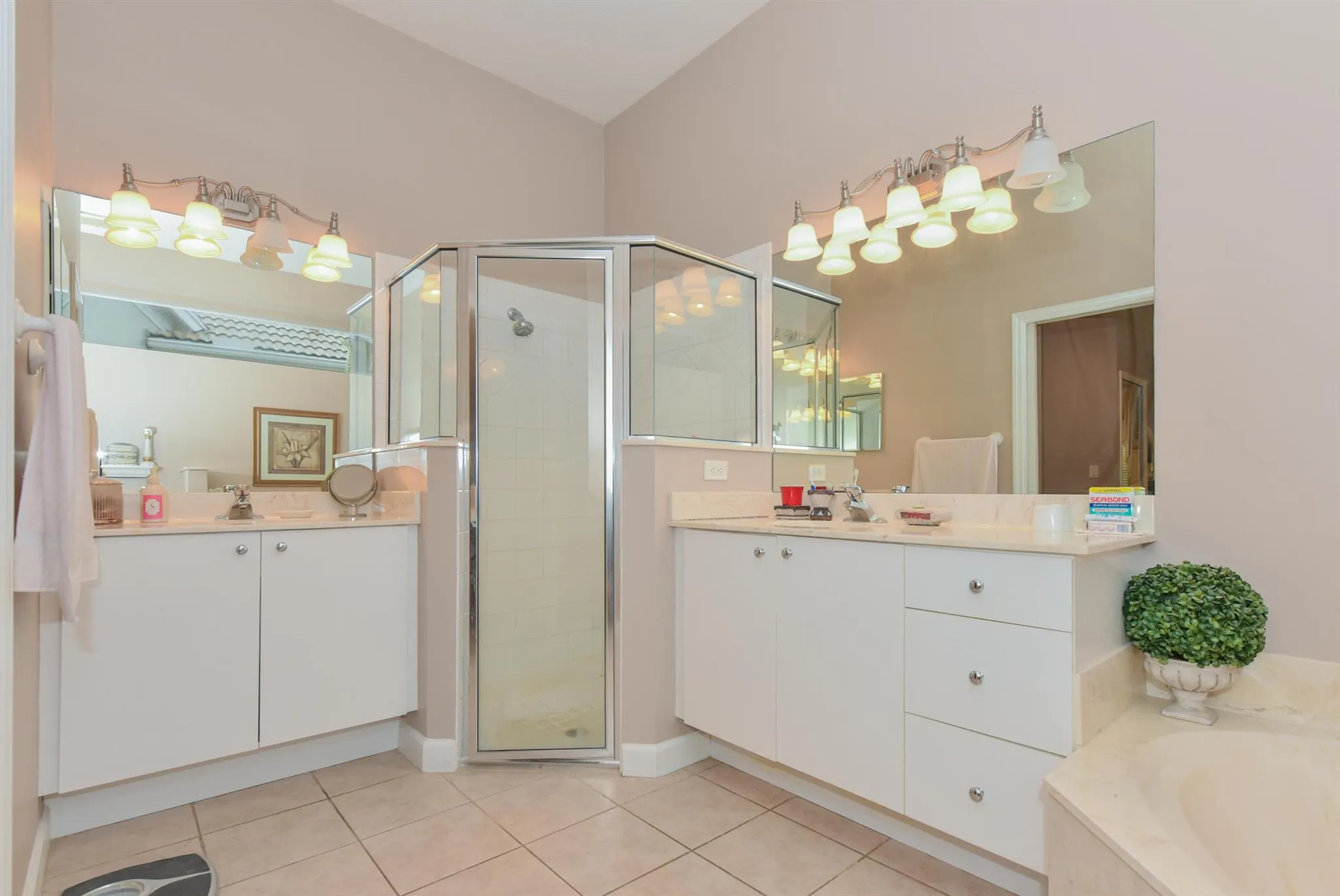 653 SW Munjack Cove