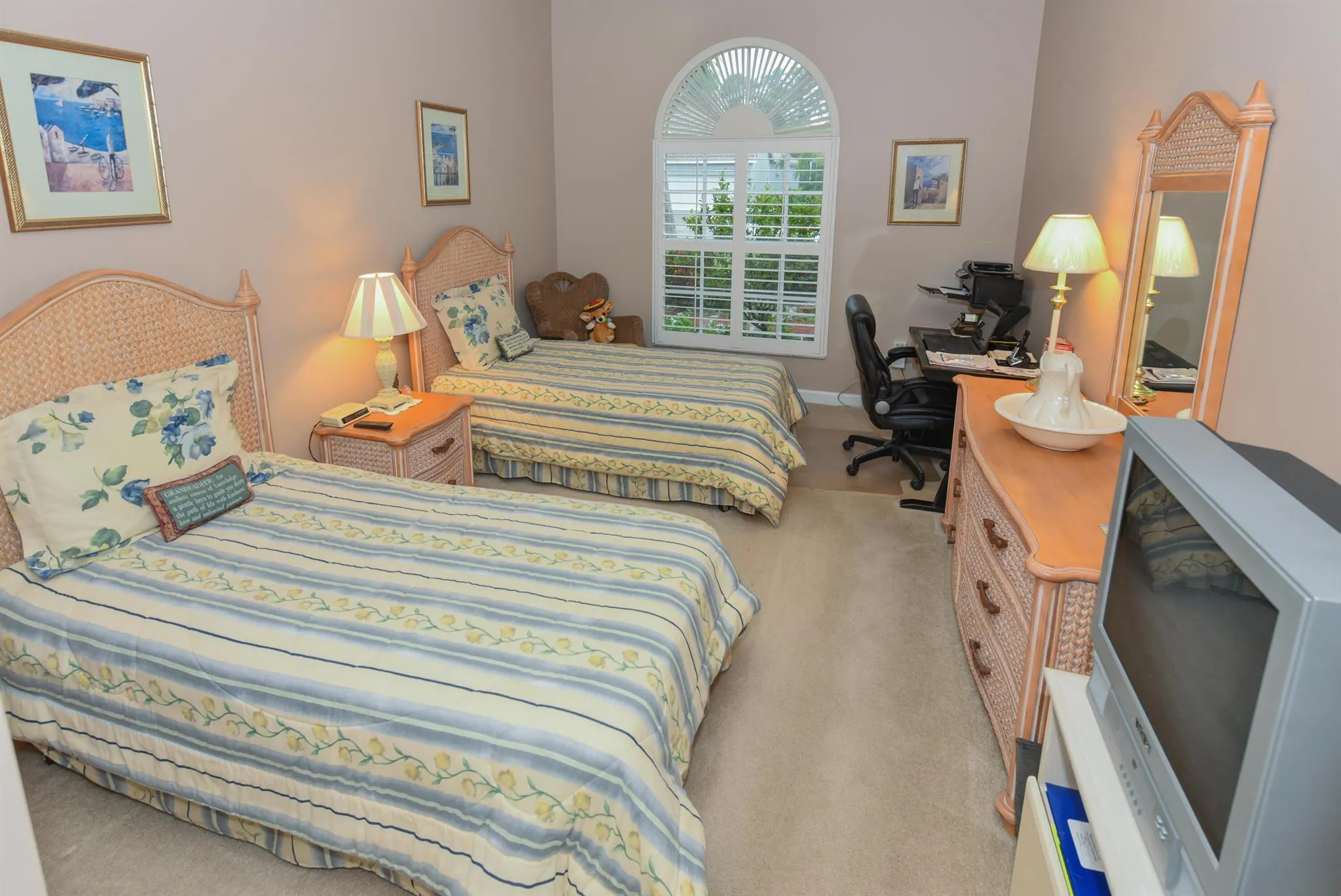653 SW Munjack Cove