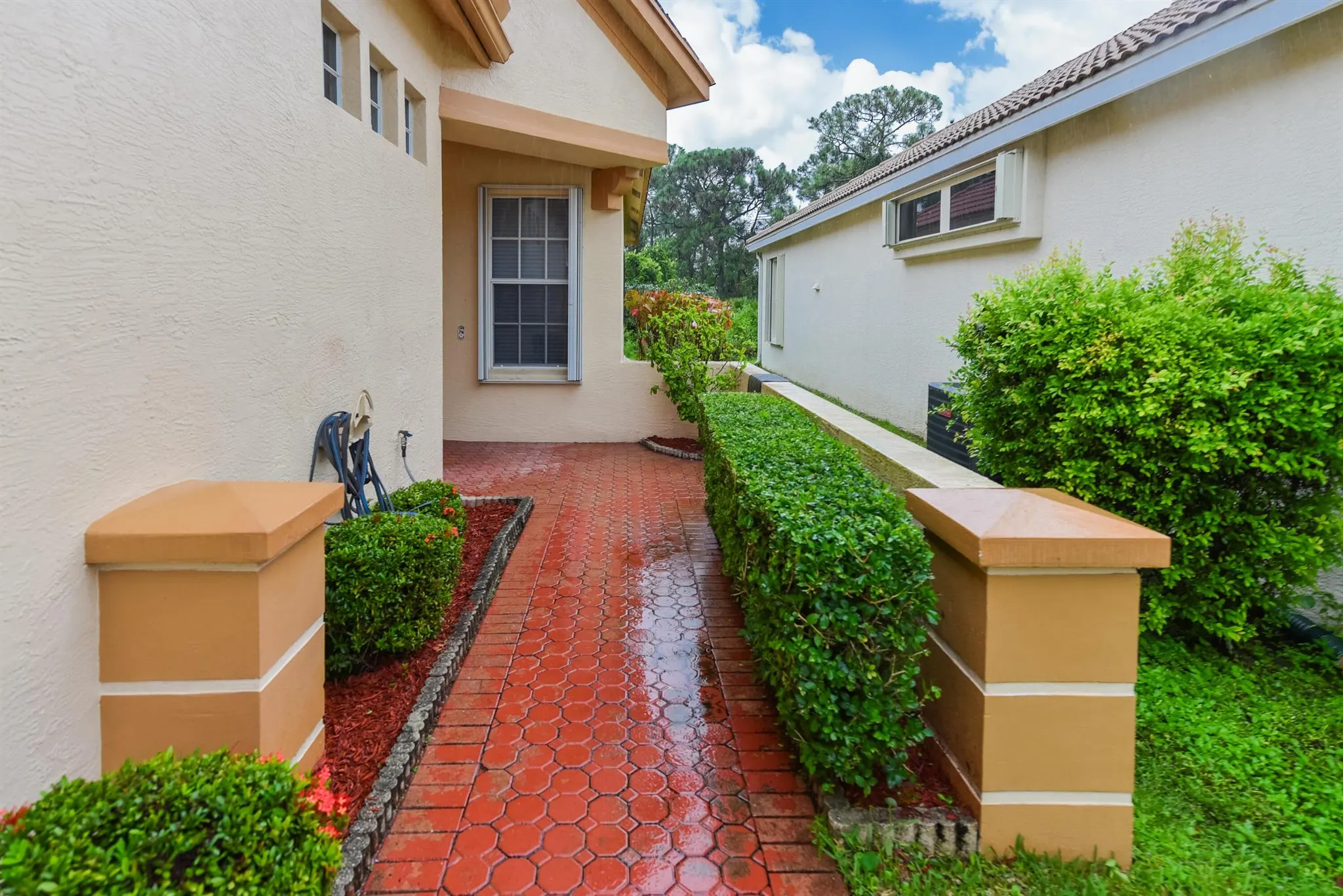 653 SW Munjack Cove