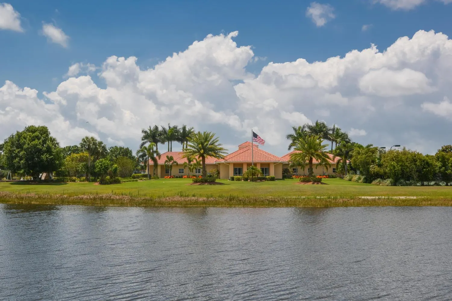 653 SW Munjack Cove