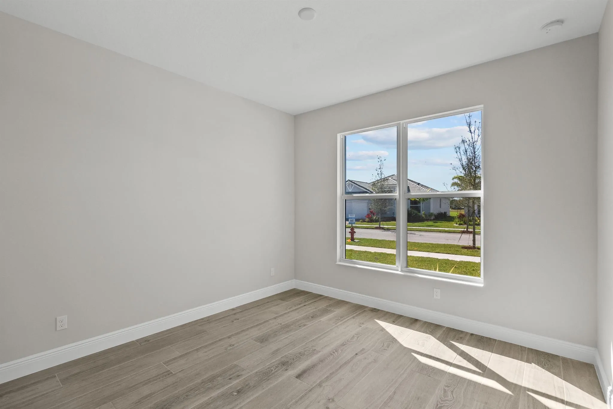 12501 SW Sunrise Lk Terrace