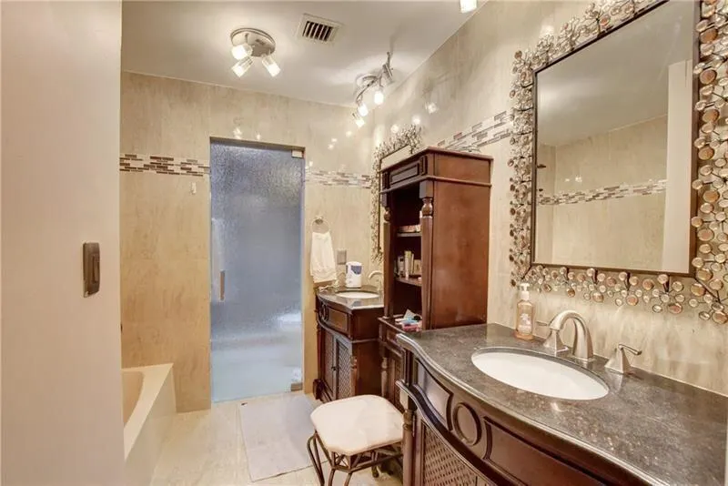 7448 La Paz Boulevard, #104