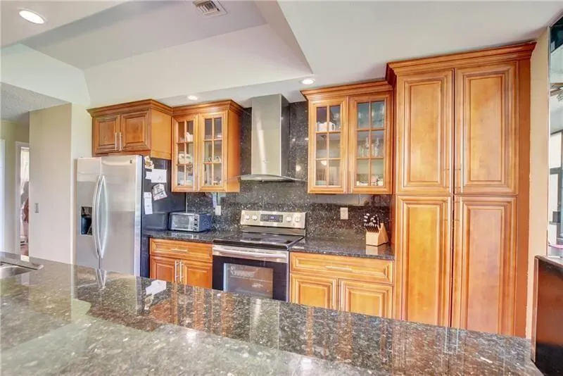 7448 La Paz Boulevard, #104