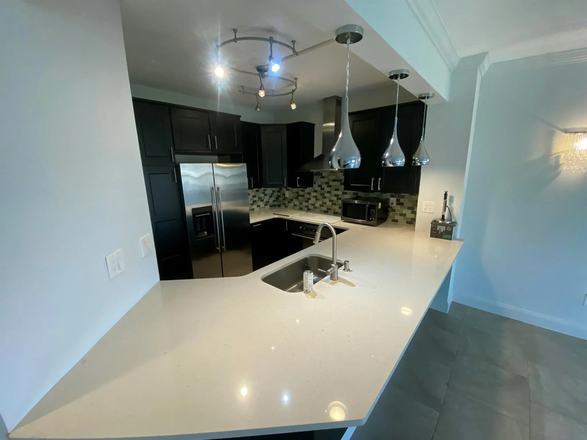 400 Uno Lago Drive, #403