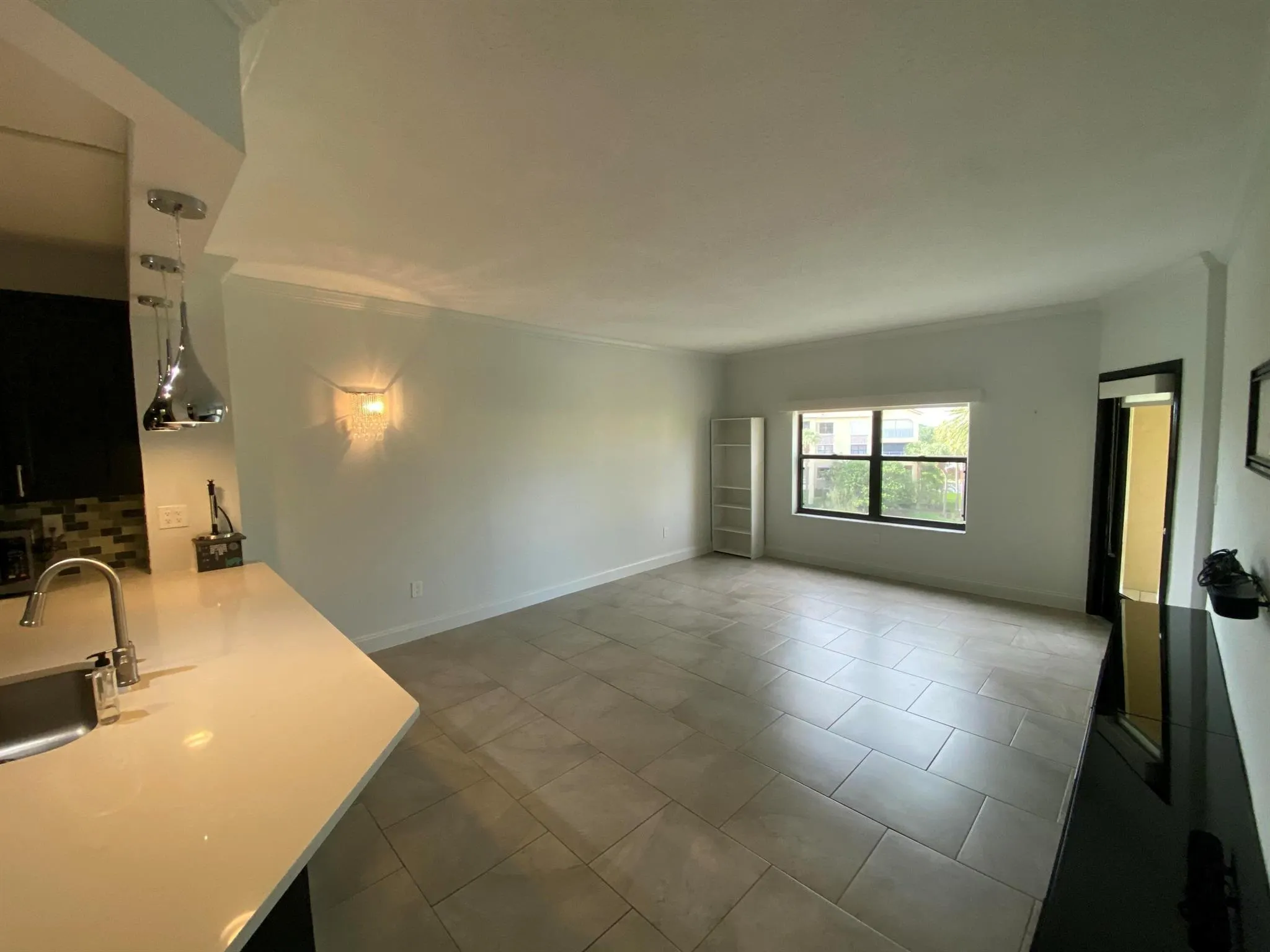 400 Uno Lago Drive, #403