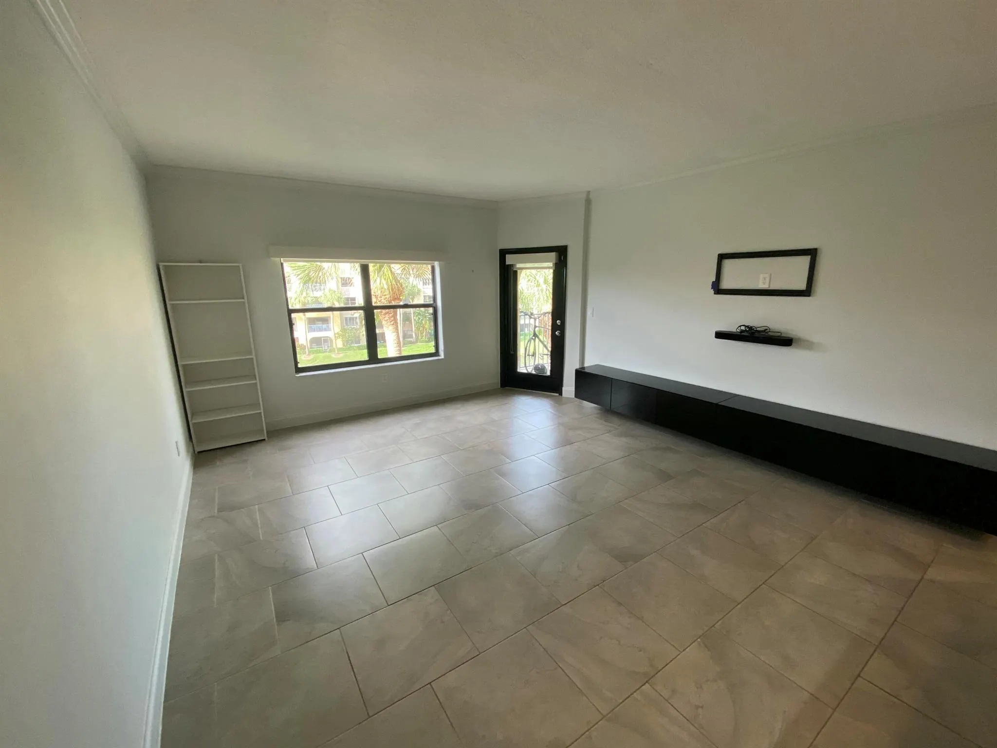400 Uno Lago Drive, #403