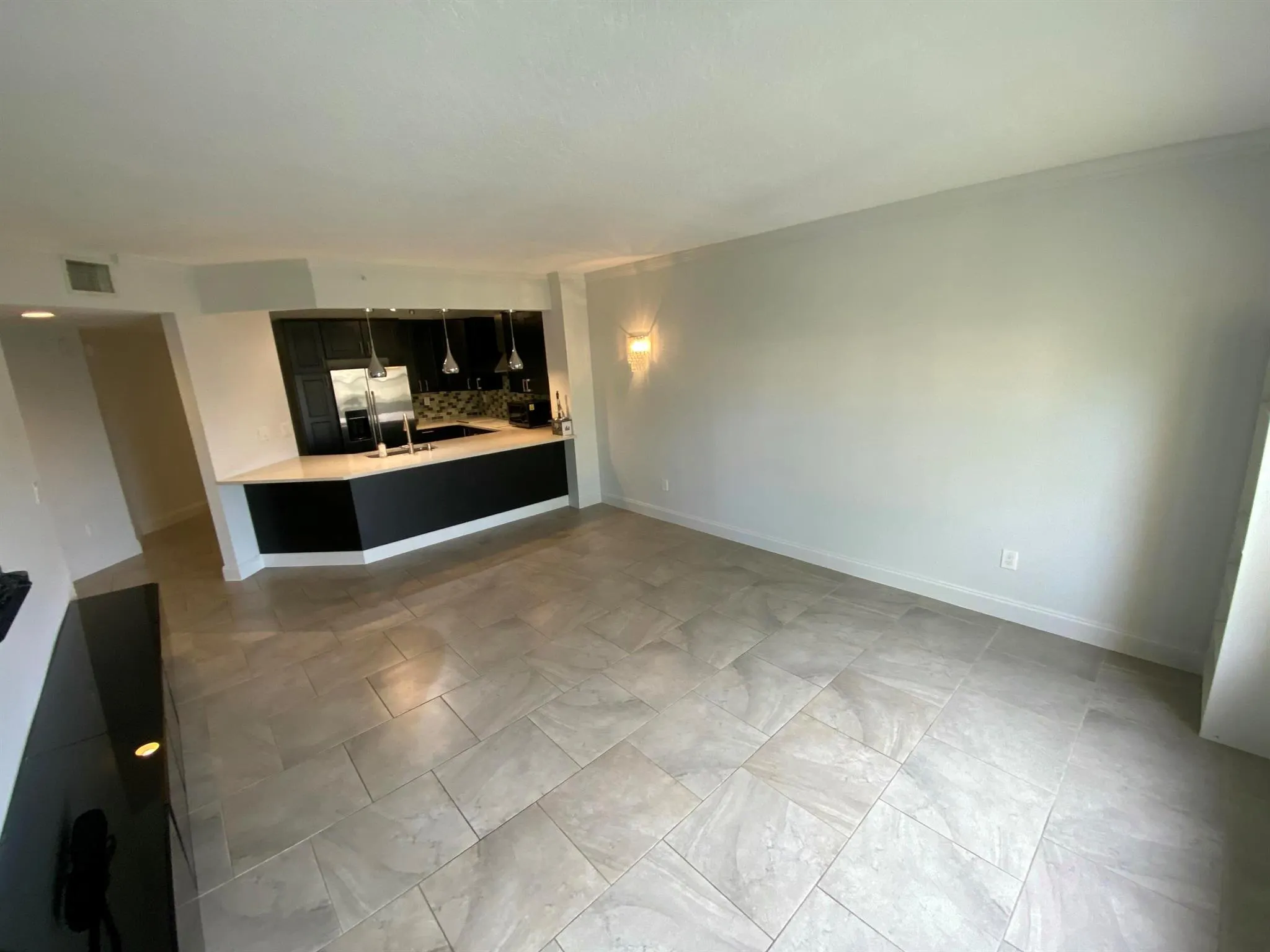 400 Uno Lago Drive, #403