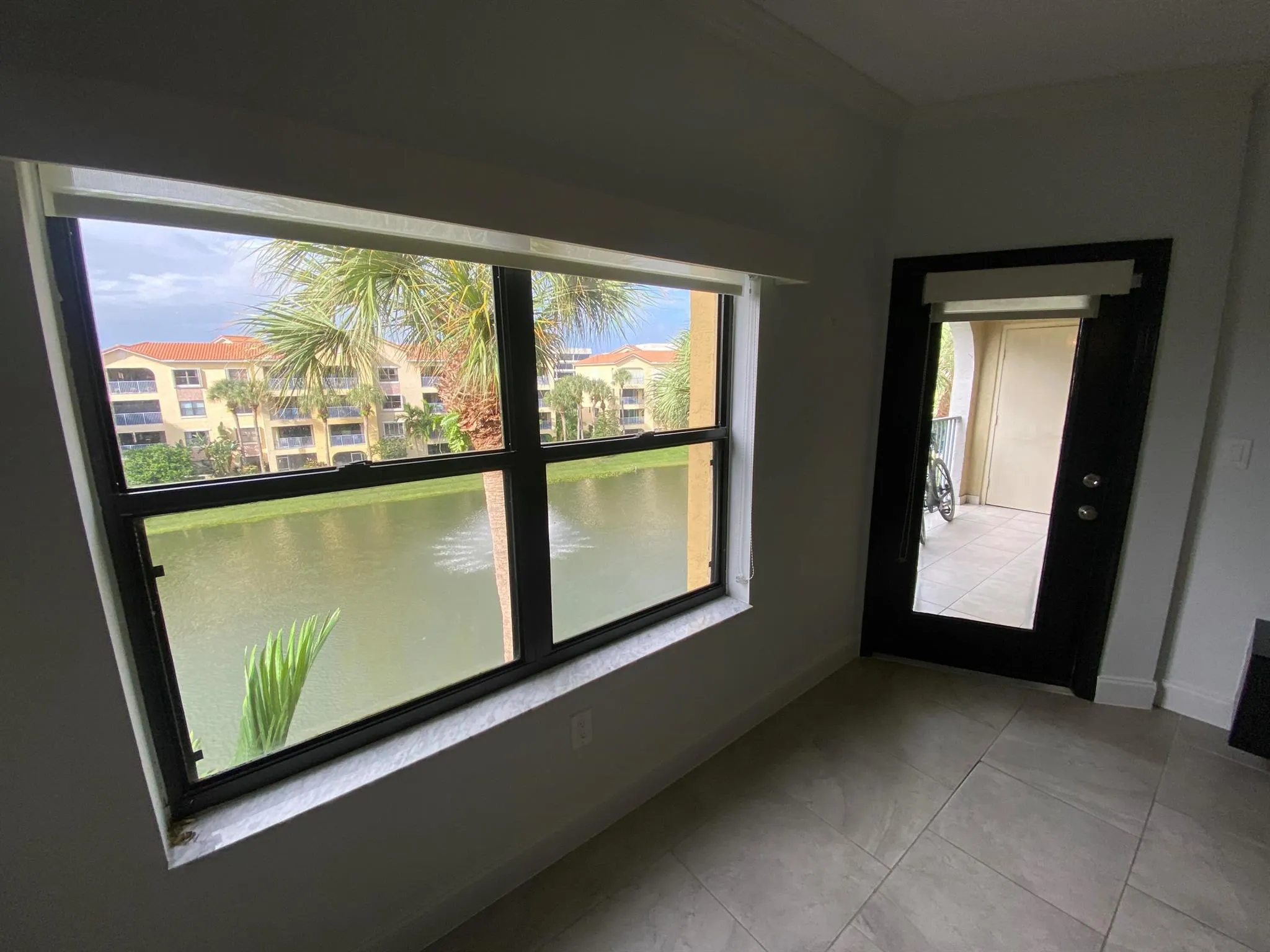 400 Uno Lago Drive, #403