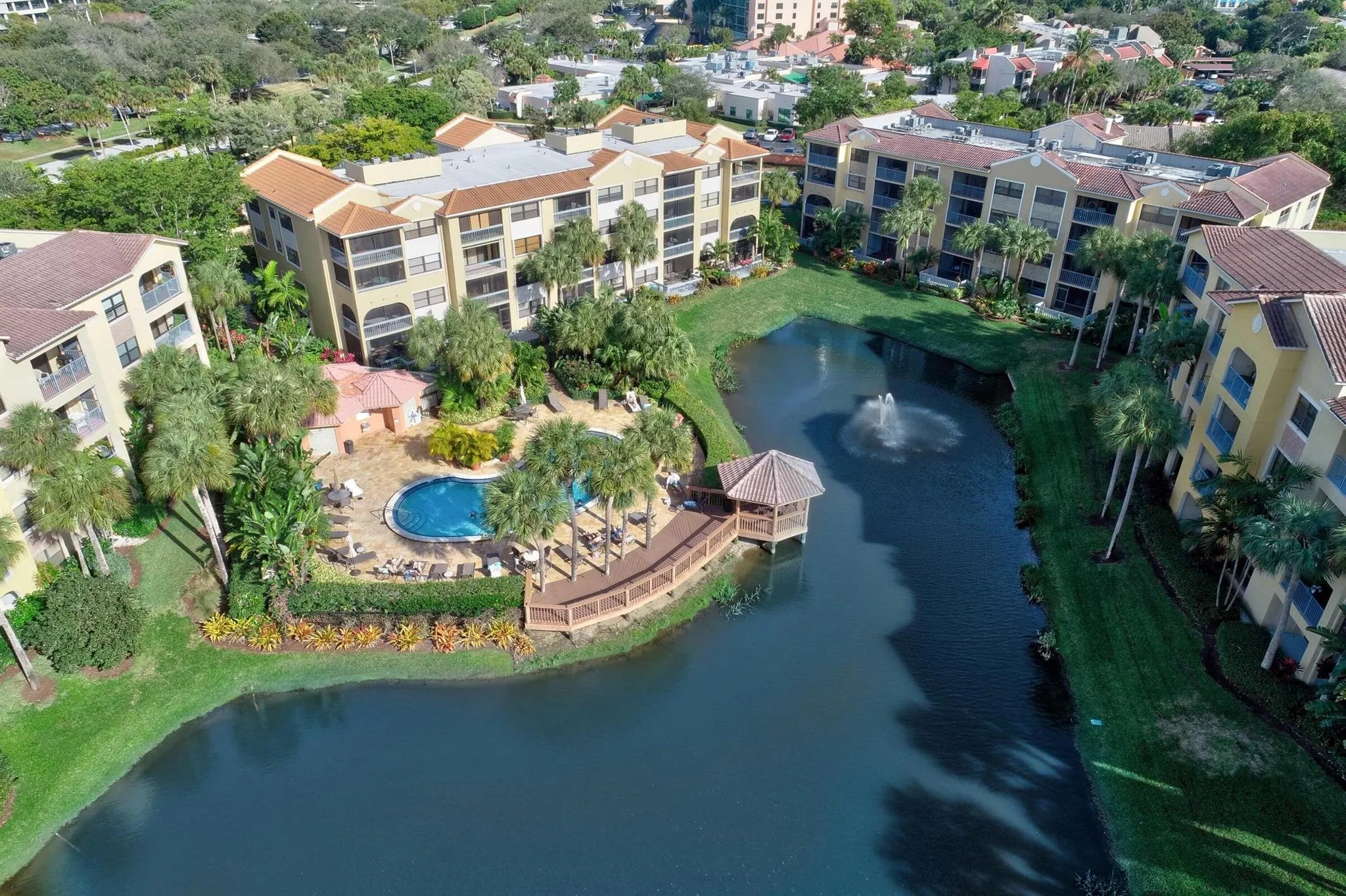 400 Uno Lago Drive, #403