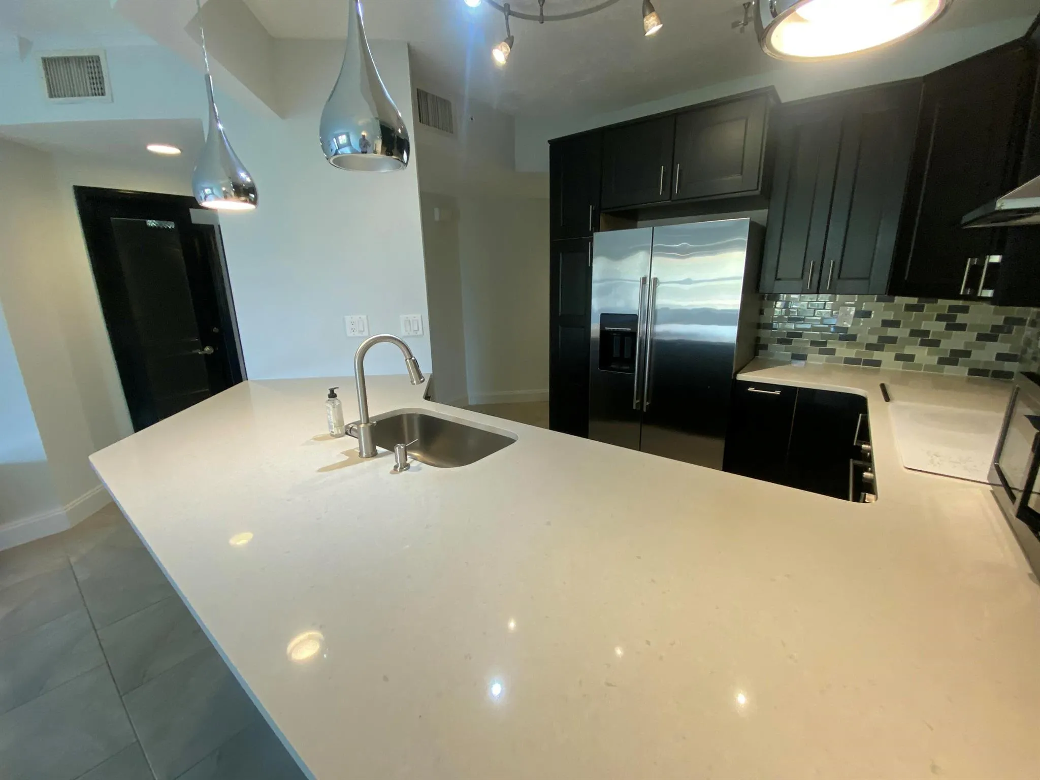 400 Uno Lago Drive, #403