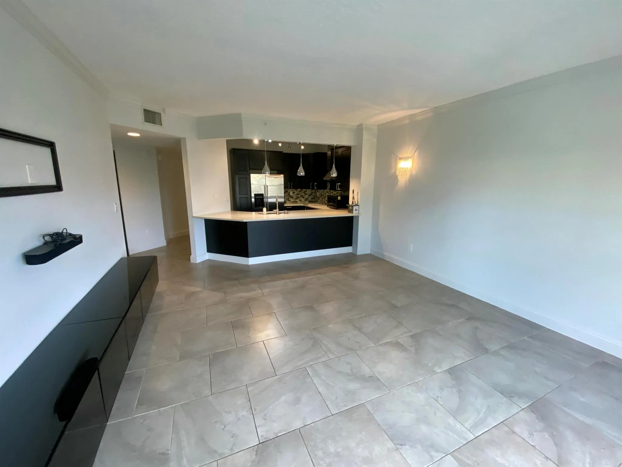 400 Uno Lago Drive, #403