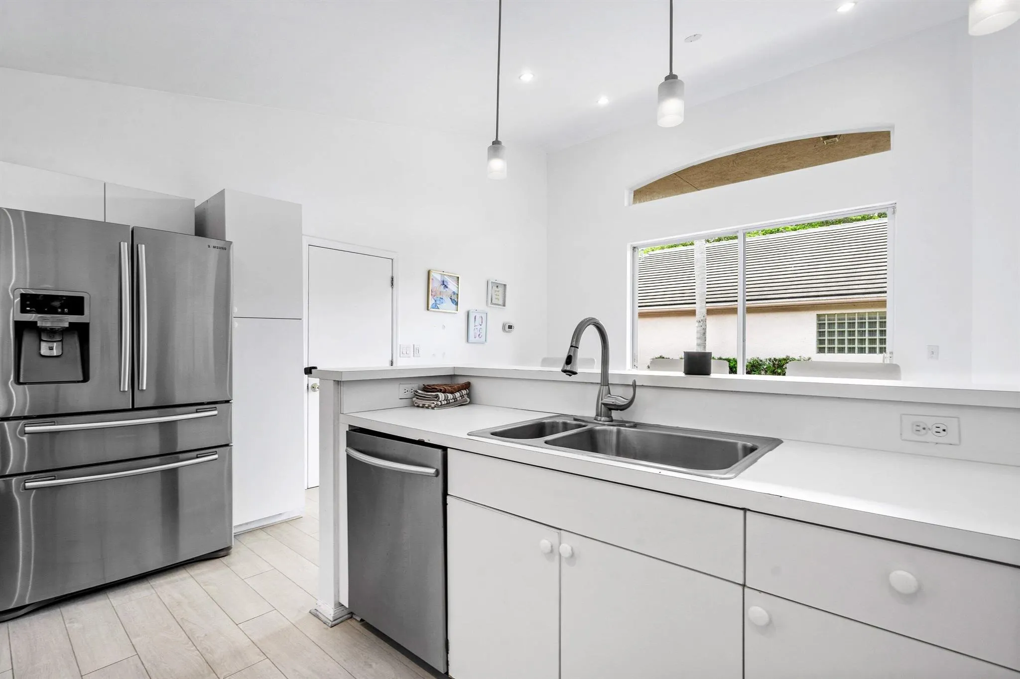 790 Clearbrook Park Circle