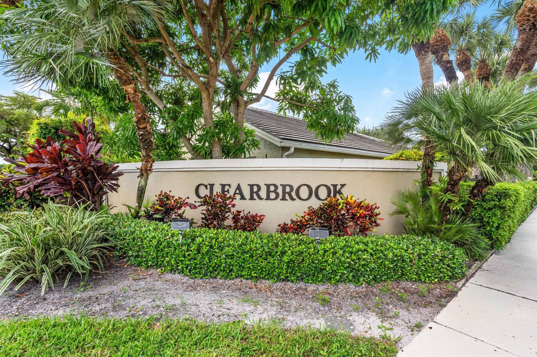 790 Clearbrook Park Circle