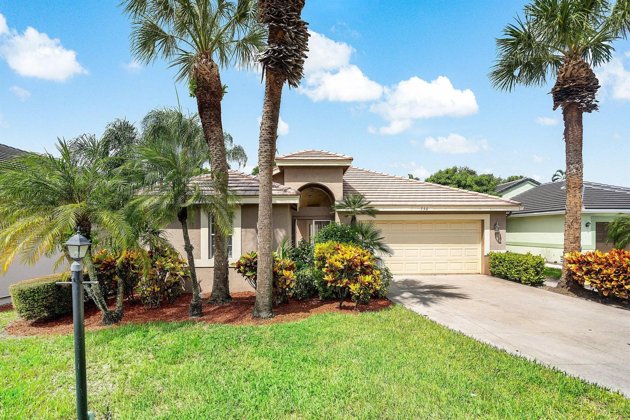 790 Clearbrook Park Circle