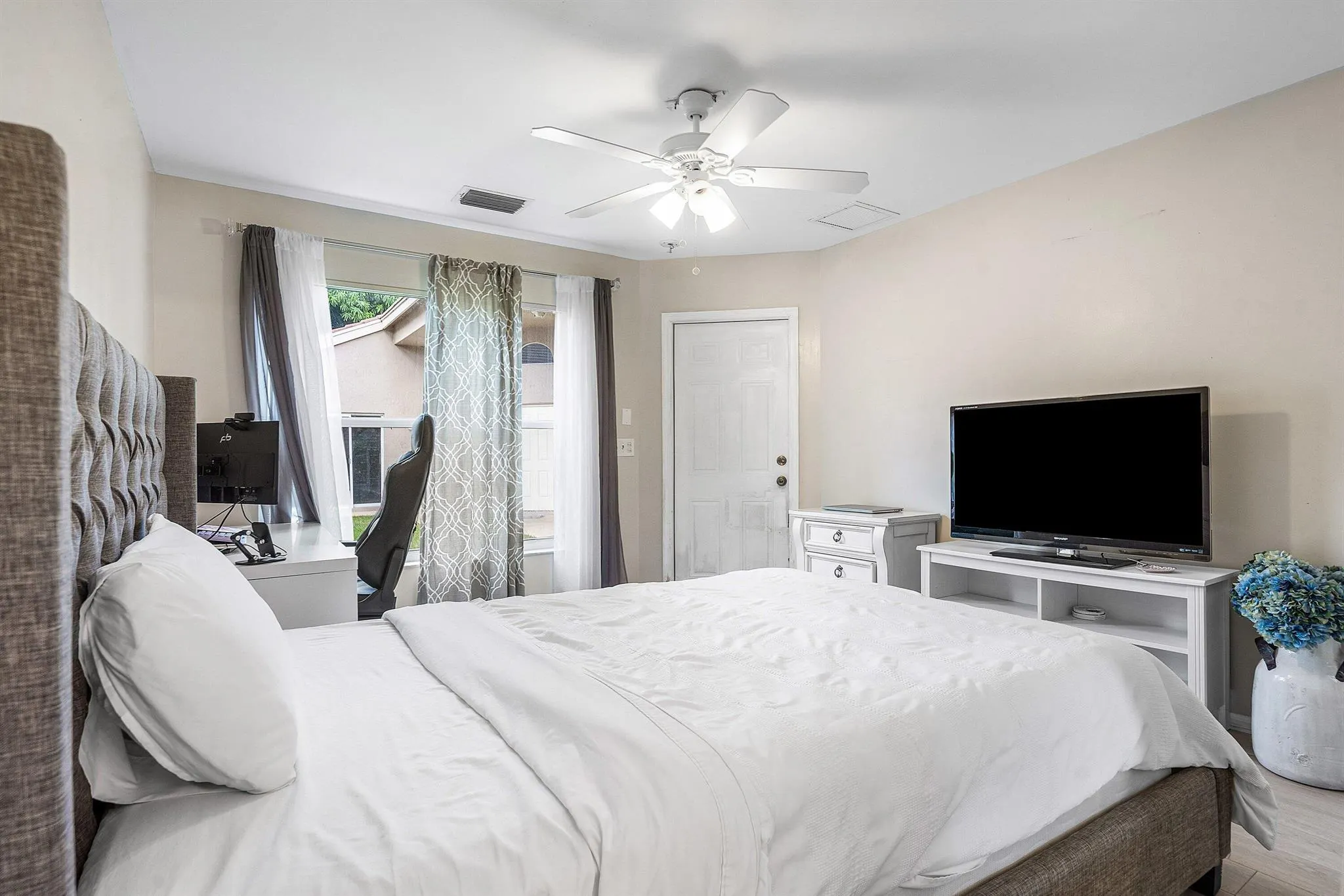 790 Clearbrook Park Circle