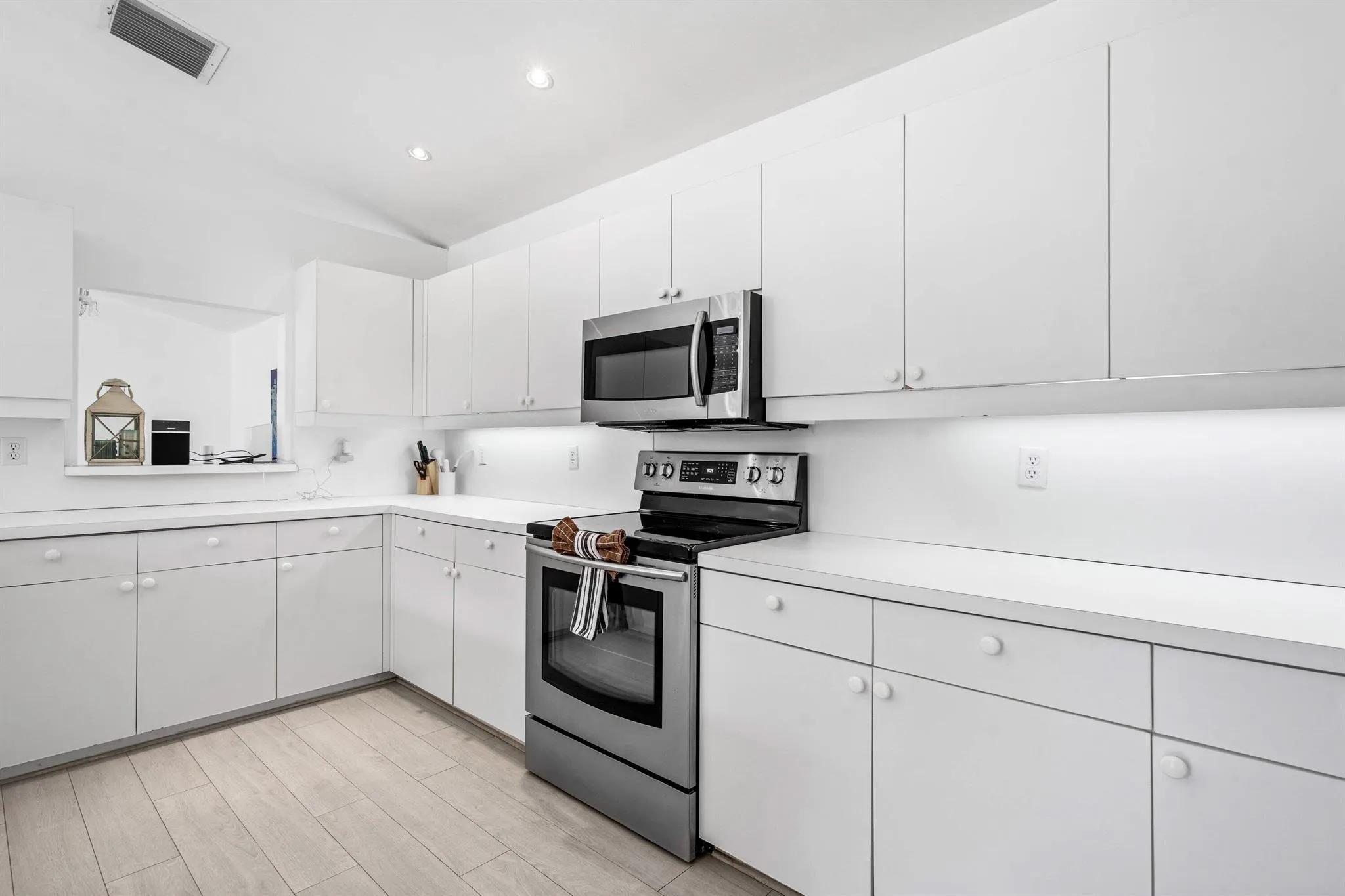 790 Clearbrook Park Circle