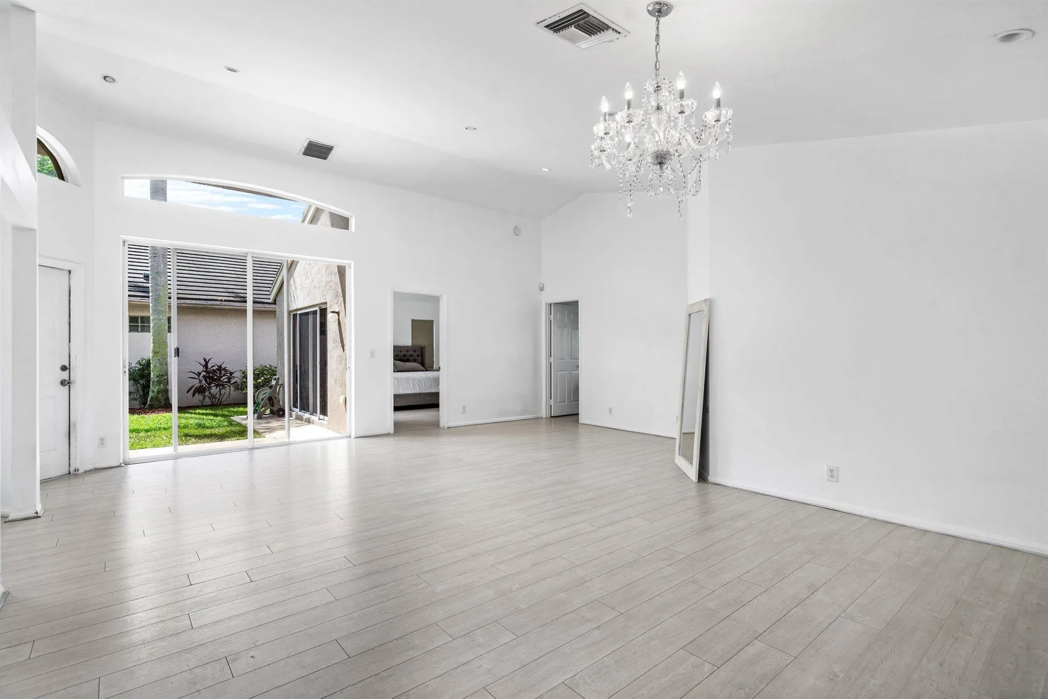 790 Clearbrook Park Circle