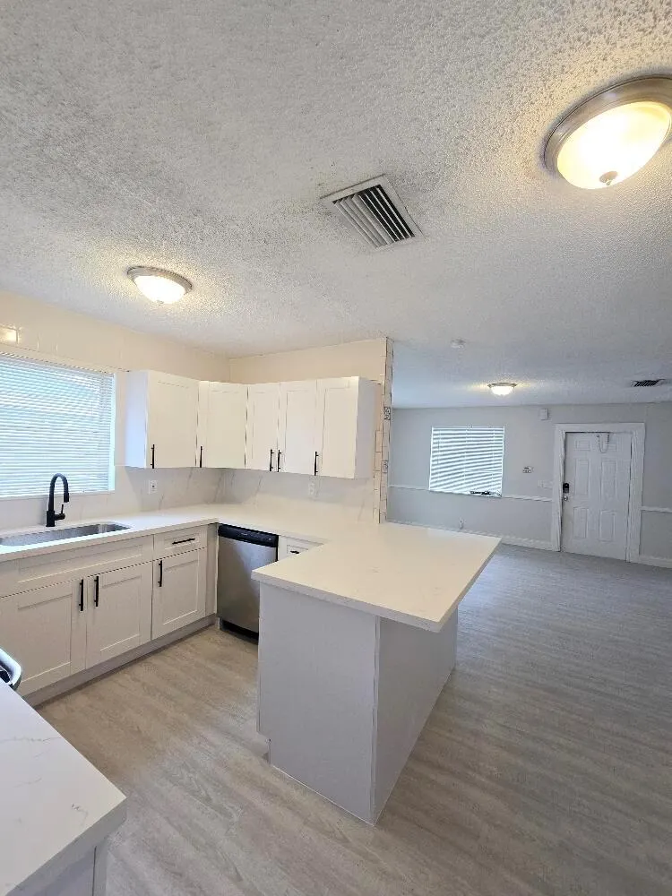 416 SW 7th Court