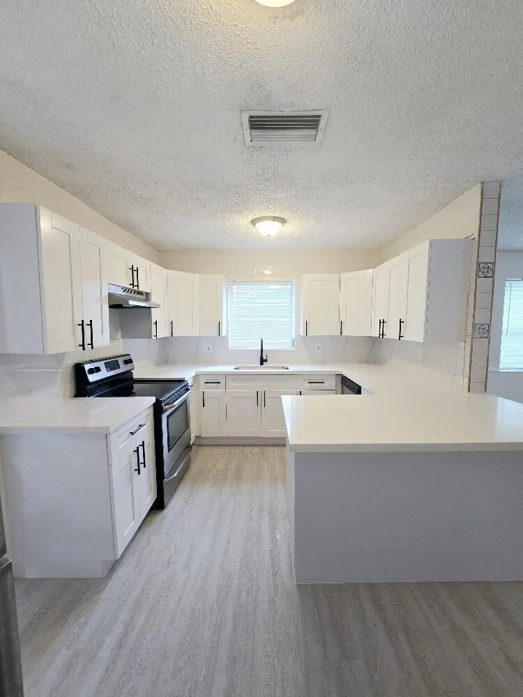416 SW 7th Court