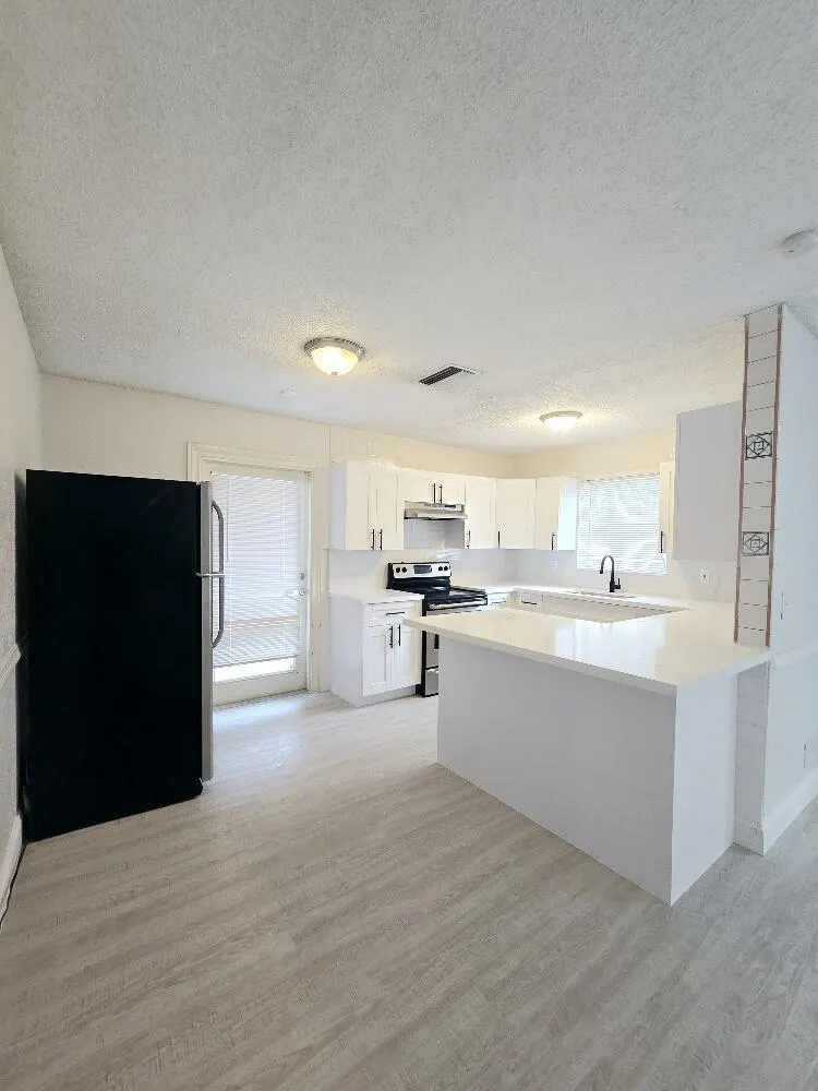 416 SW 7th Court