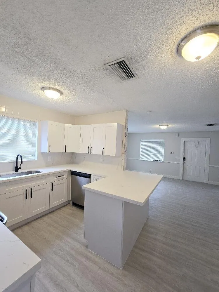 416 SW 7th Court