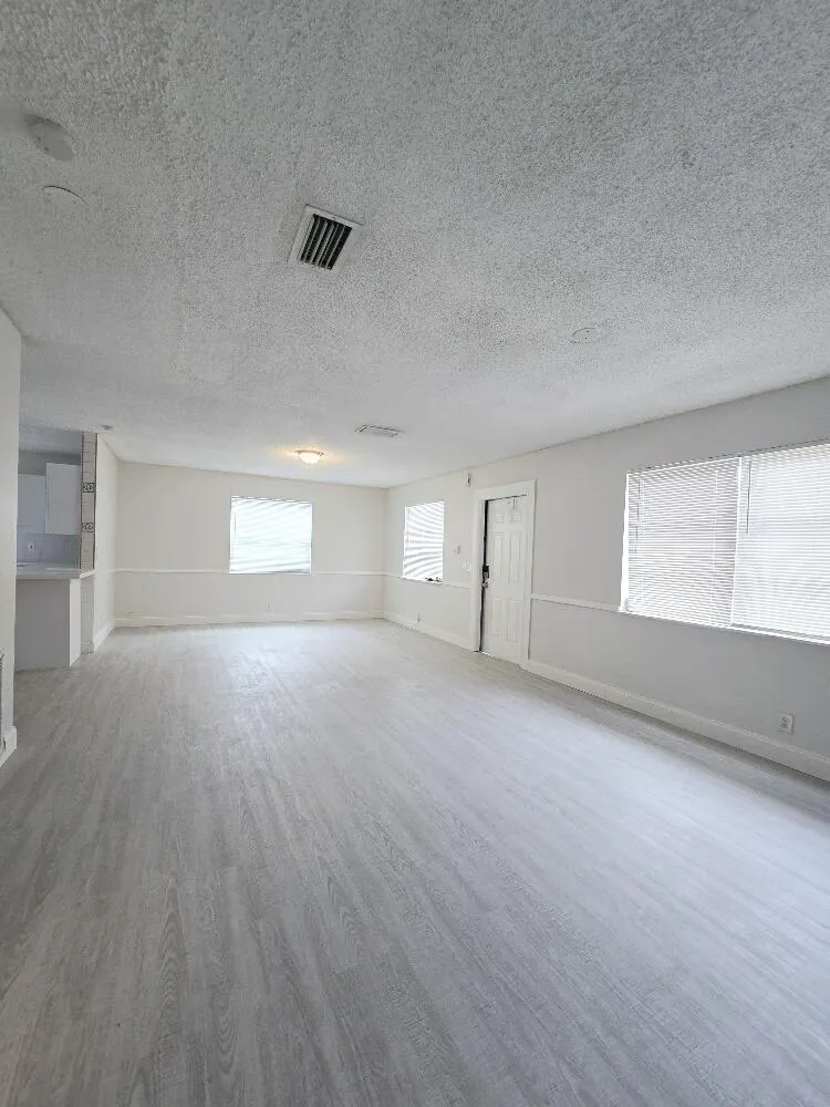 416 SW 7th Court