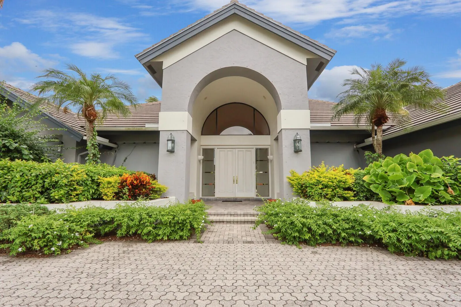 3139 Miro Drive S