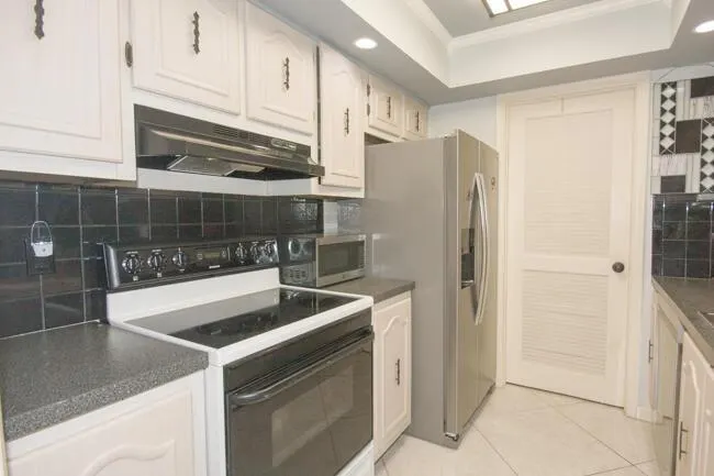 301 Croton Avenue, #202