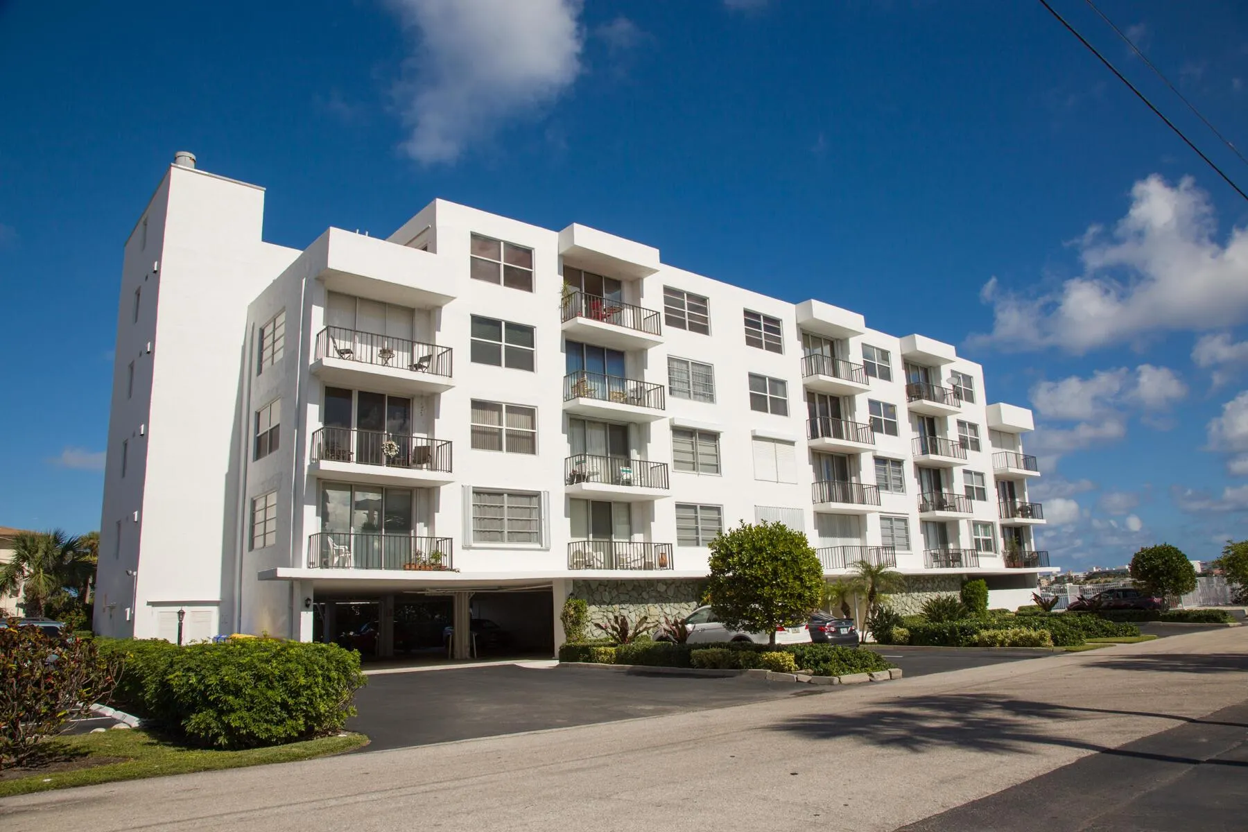 301 Croton Avenue, #202