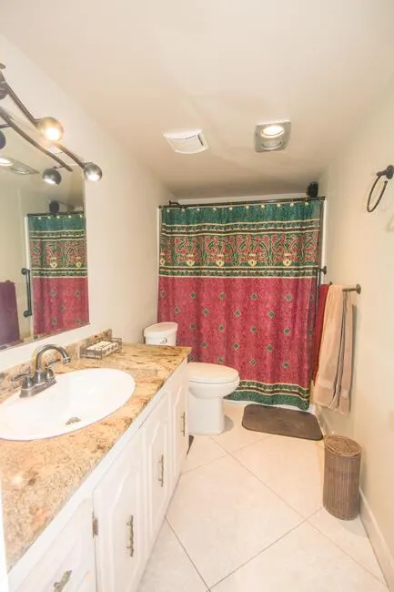 301 Croton Avenue, #202