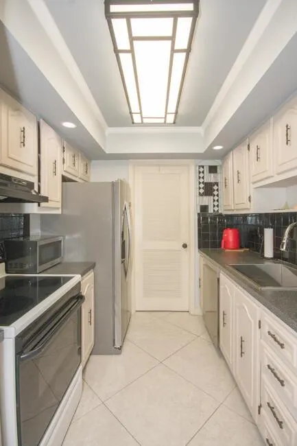 301 Croton Avenue, #202