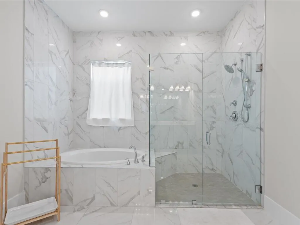 5577 Saint Armands Way