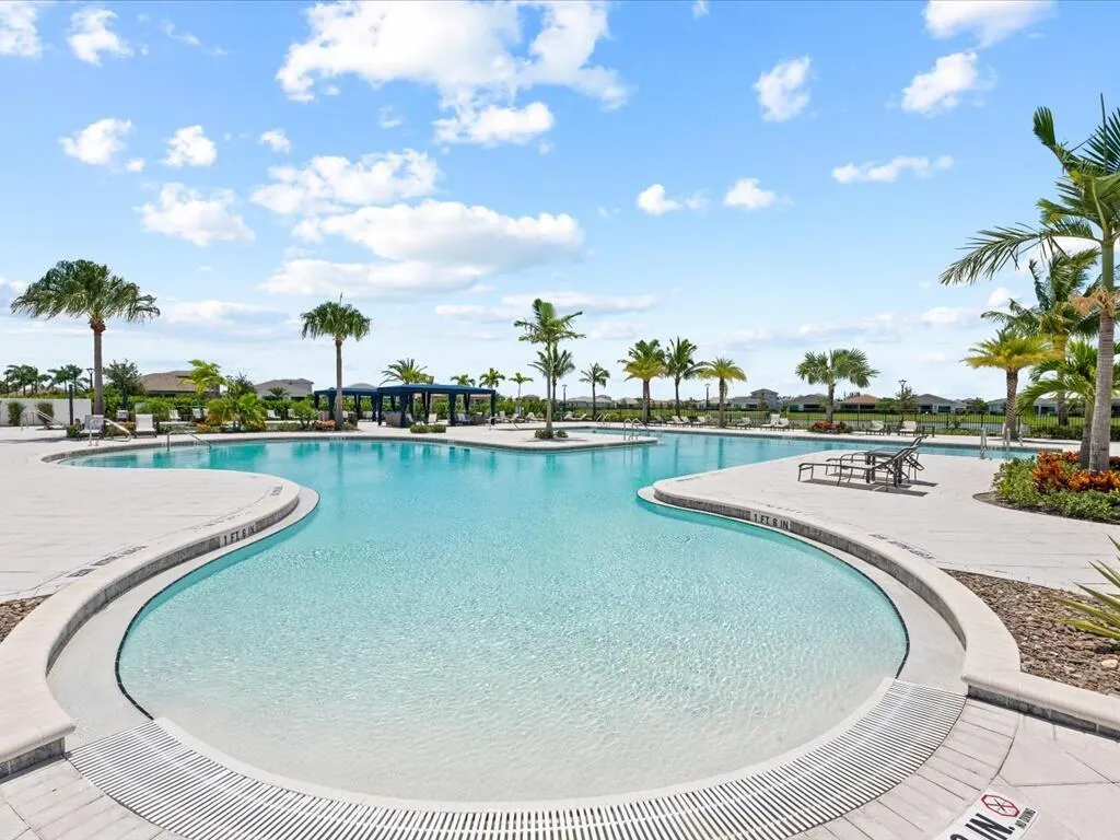 5577 Saint Armands Way